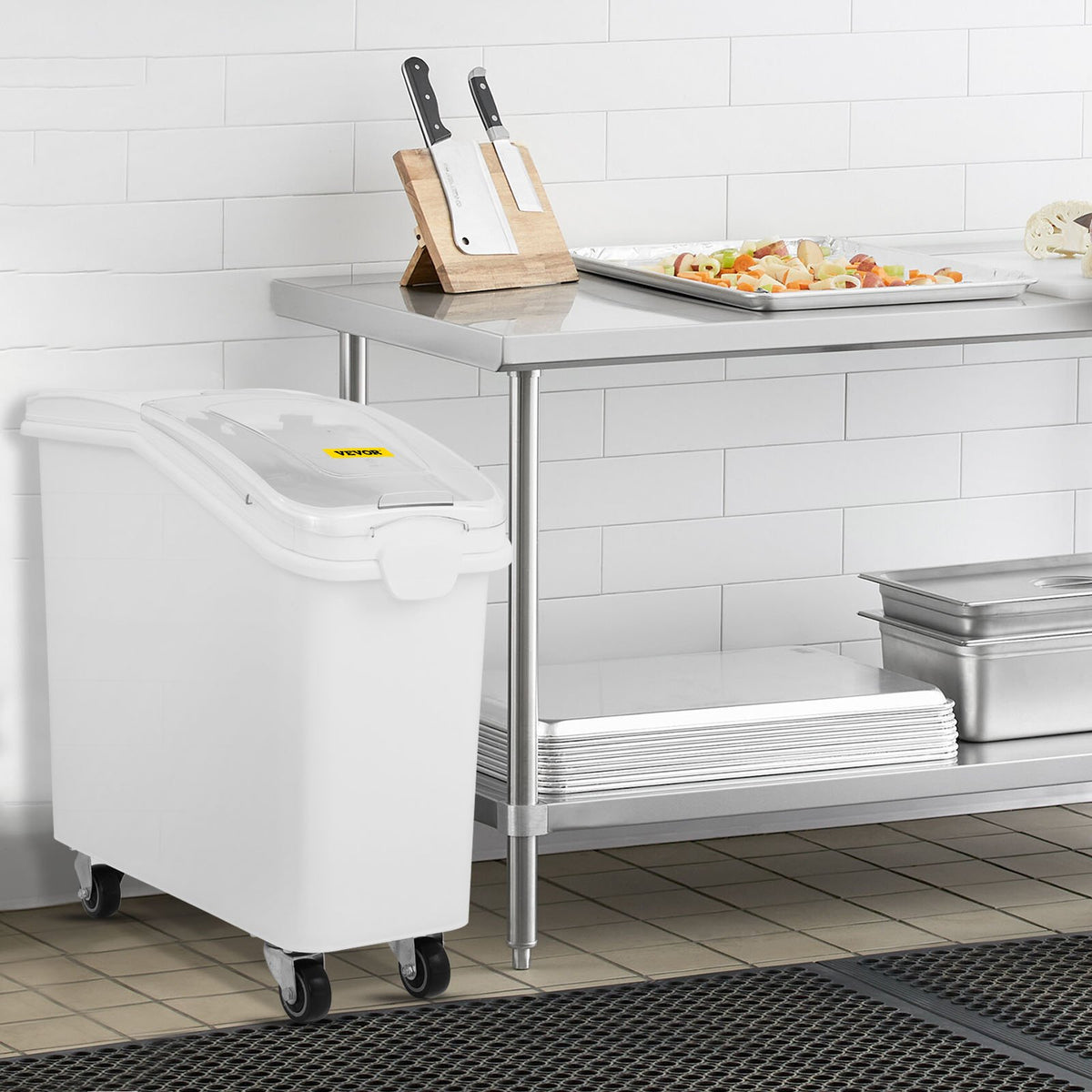 21 Gallon Ingredient Bin With Scoop 400 Cup Ingredient Bin With